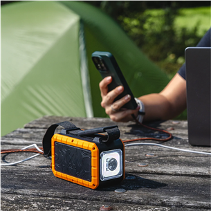 Xtorm XR204 Rugged Flashlight Powerbank, 40000 mAh, must / orange - Akupank